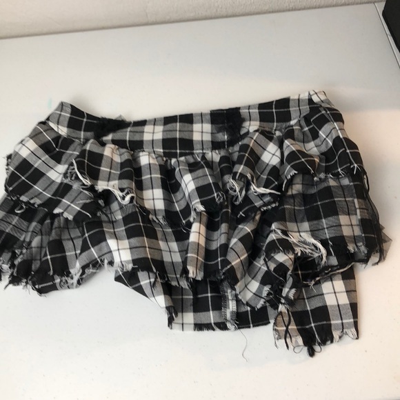 Hot Topic Dresses & Skirts - Hot Topics Skirt Size XL Black and White Pre-Owned
